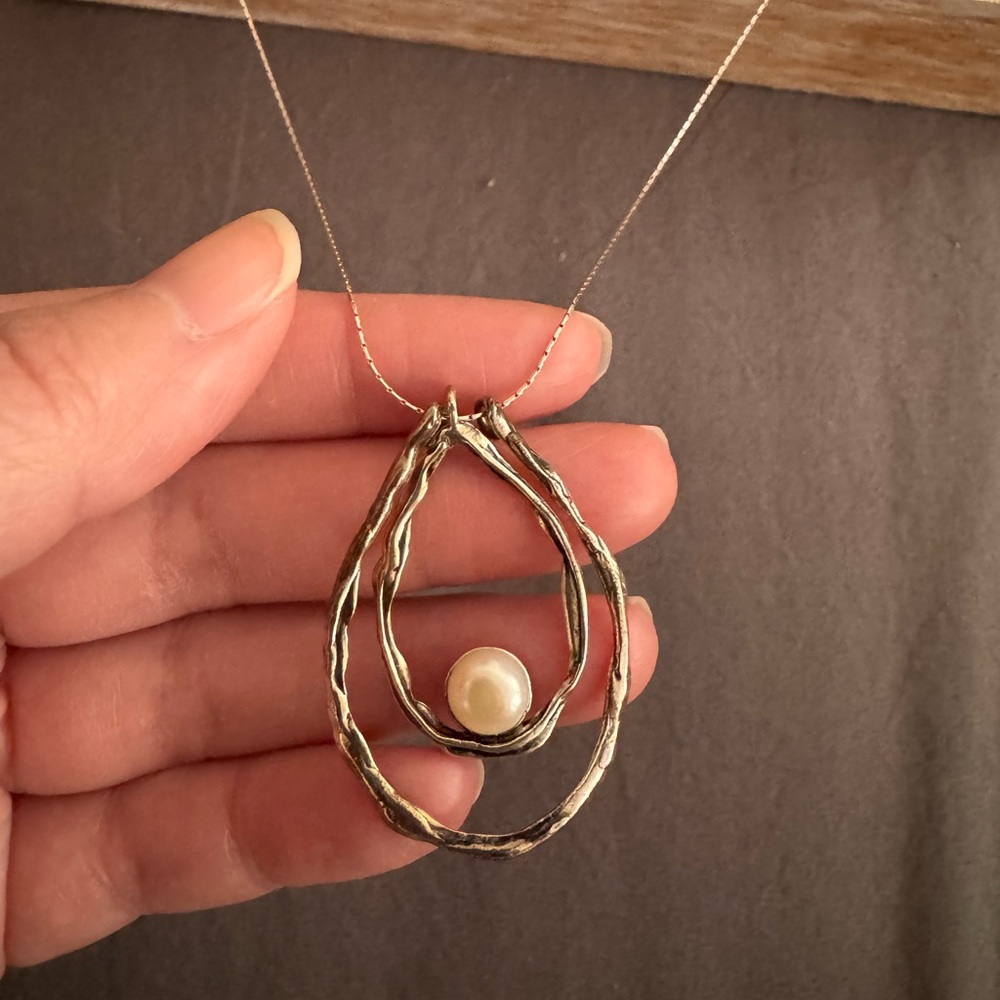Silver Teardrop Pearl Necklace
